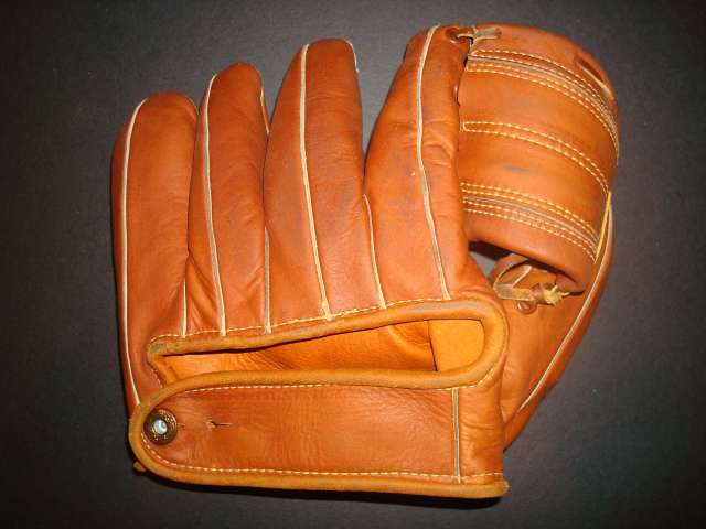 Chico Carrasquel Nokona G32 Dark Back